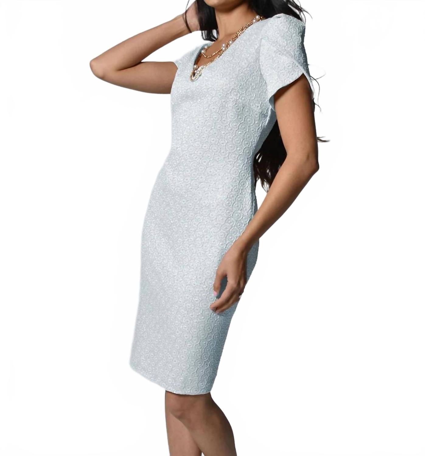 Голубое платье с вышивкой и вязкой в стиле Brocade Frank Lyman
Голубое платье с вышивкой и вязкой в стиле Brocade Frank Lyman