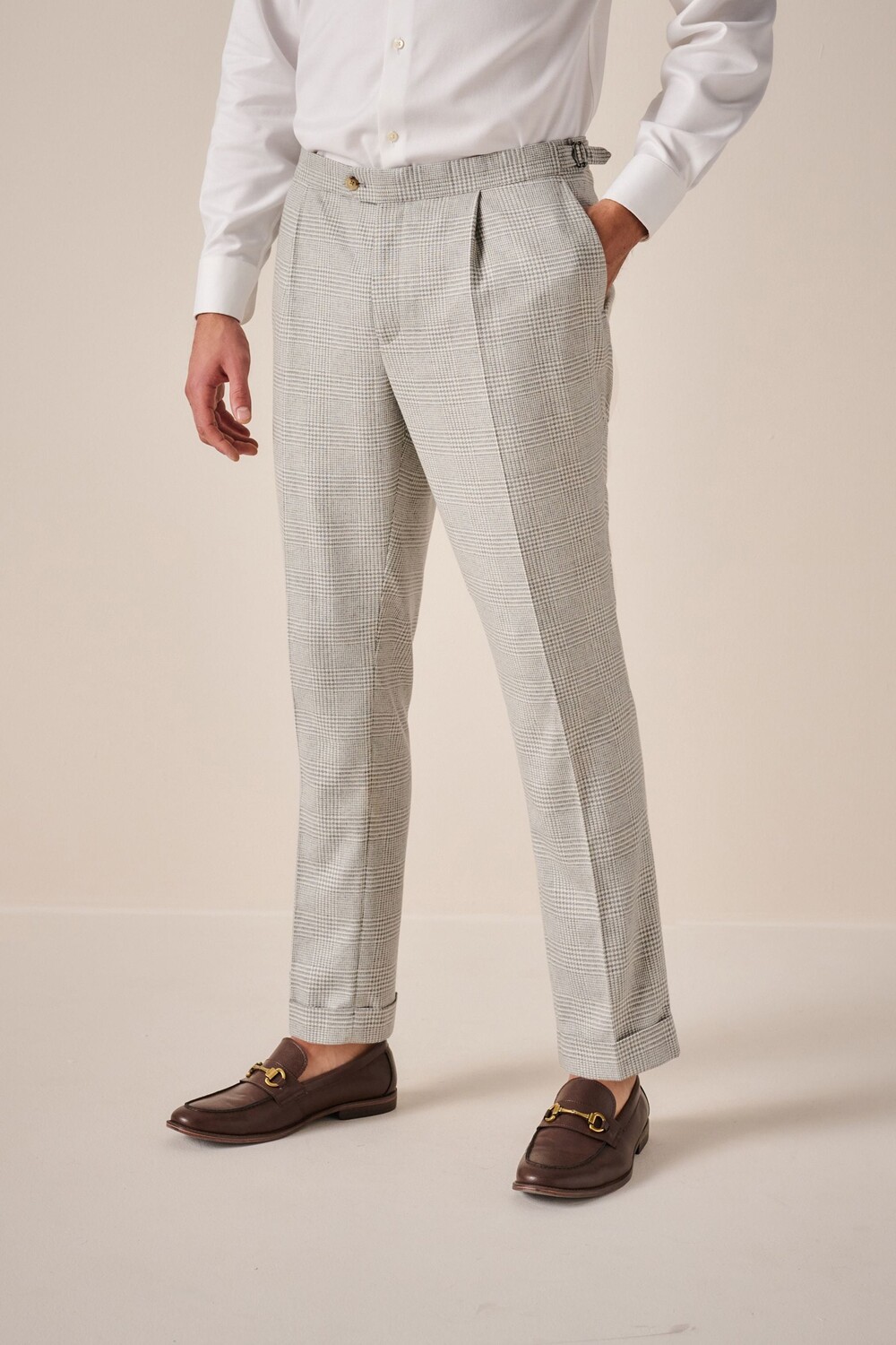 Узкие костюмные брюки в клетку из итальянской смесовой шерсти Next, бежевый
Узкие костюмные брюки в клетку из итальянской смесовой шерсти Next, бежевый