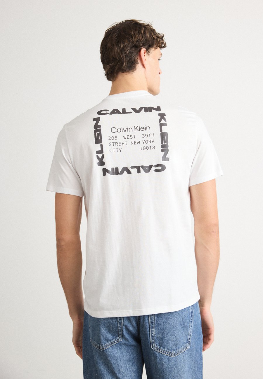 Футболка Calvin Klein Jeans 30S BOX GRAPHIC , Brilliant White/White, Белый, Футболка Calvin Klein Jeans 30S BOX GRAPHIC , Brilliant White/White
Футболка Calvin Klein Jeans 30S BOX GRAPHIC , Brilliant White/White, Белый, Футболка Calvin Klein Jeans 30S BOX GRAPHIC , Brilliant White/White