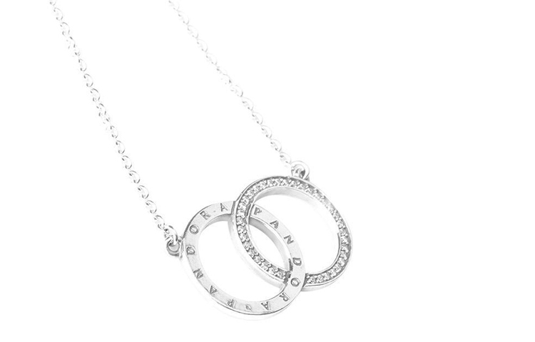Pandora Серебряное колье 925 пробы
Pandora Серебряное колье 925 пробы
