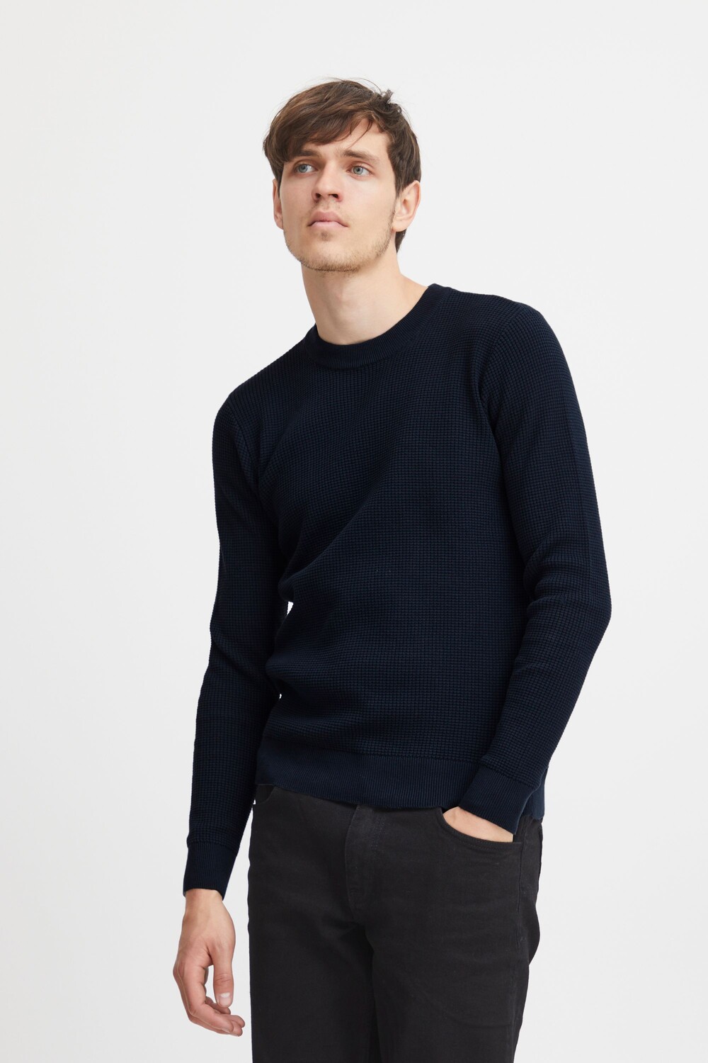 Пуловер CASUAL FRIDAY Strick CFKarlo 0092 structured crew neck knit 20504787, синий
Пуловер CASUAL FRIDAY Strick CFKarlo 0092 structured crew neck knit 20504787, синий