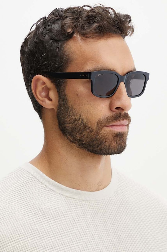 Солнцезащитные очки Gucci, черный
Солнцезащитные очки Gucci, черный