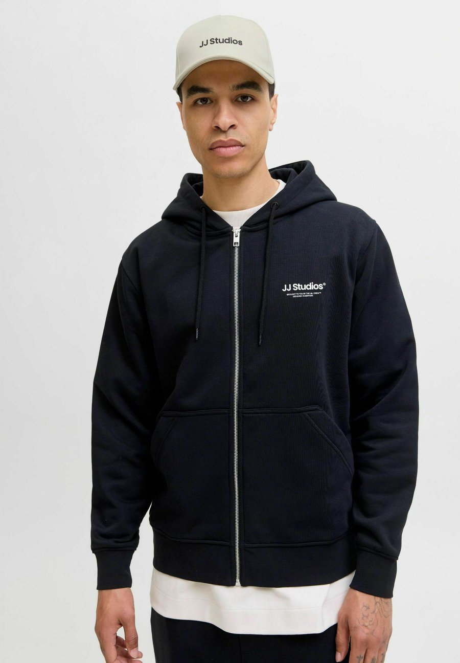 Бейсболка Jack & Jones Cap, Moonbeam/Off-White
Бейсболка Jack & Jones Cap, Moonbeam/Off-White