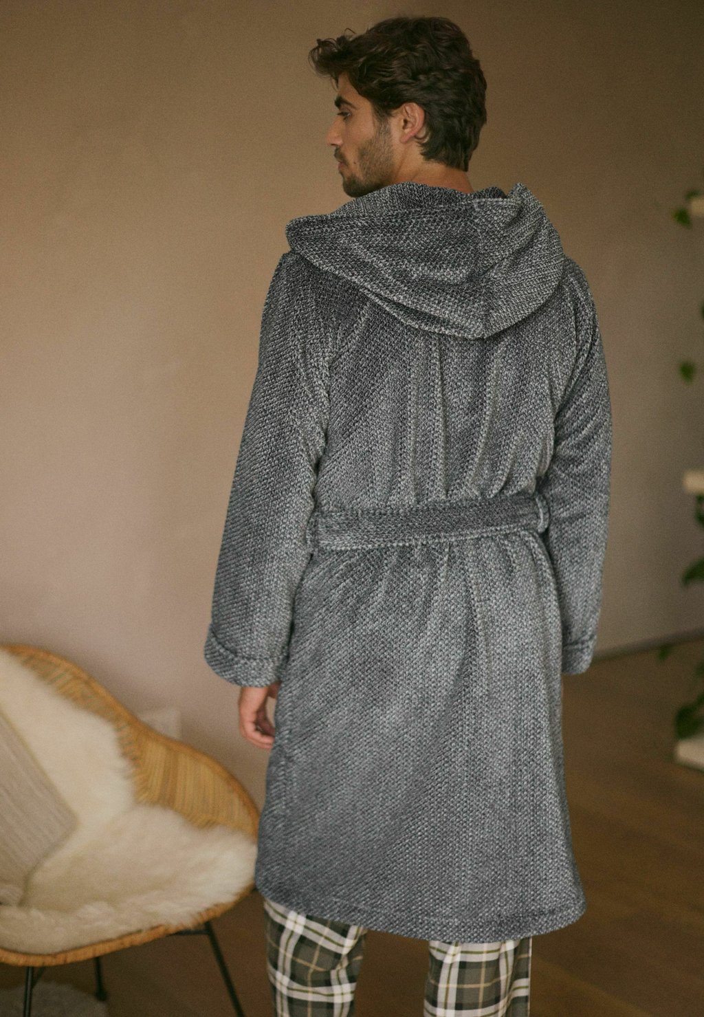 Халат HOODED REGULAR FIT Next, серый
Халат HOODED REGULAR FIT Next, серый