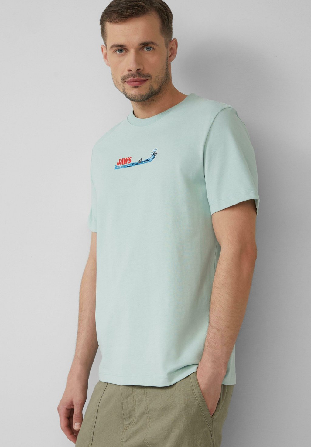 Футболка с принтом AUS HEAVY MIT JAWS© UCS LLC ARTWORK s.Oliver, светло-зеленый
Футболка с принтом AUS HEAVY MIT JAWS© UCS LLC ARTWORK s.Oliver, светло-зеленый