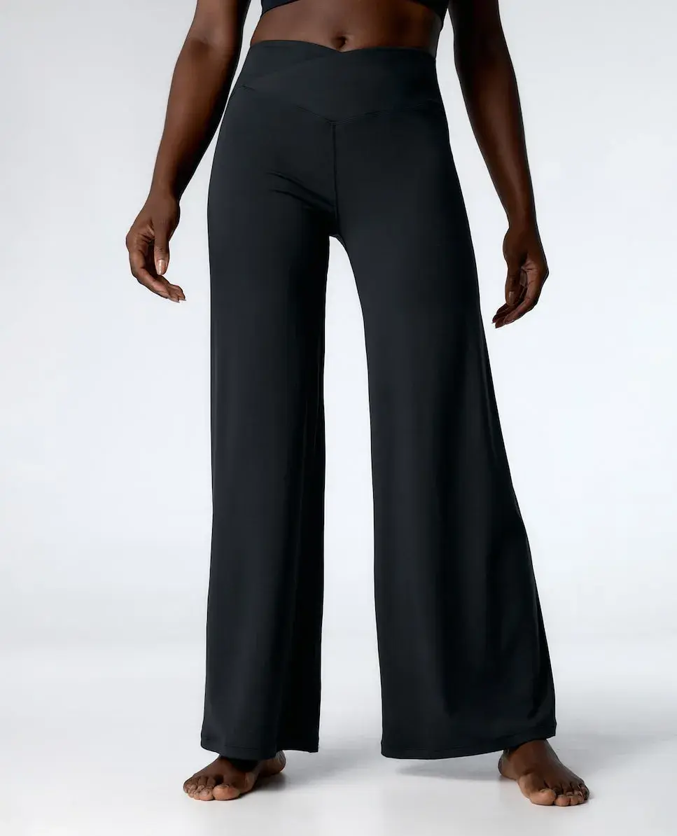 Женские спортивные брюки с перекрещенной талией и широкими штанинами Black Limba, черный
Женские спортивные брюки с перекрещенной талией и широкими штанинами Black Limba, черный