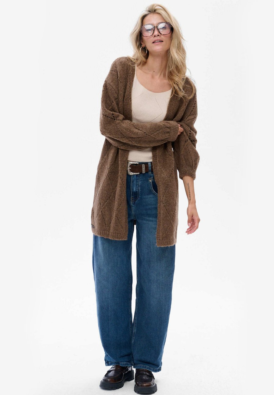 Кардиган blue shadow BRIAR, Brown
Кардиган blue shadow BRIAR, Brown