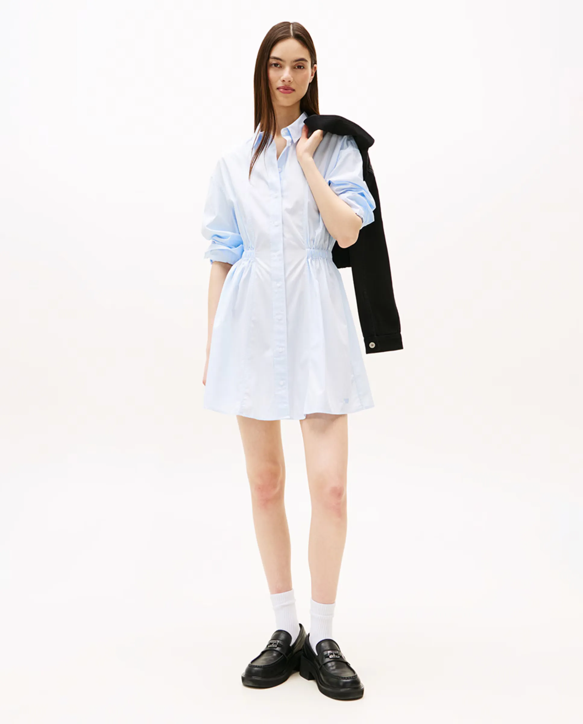 Женское платье в полоску с бантом на талии Tommy Jeans, светло-голубой
Женское платье в полоску с бантом на талии Tommy Jeans, светло-голубой