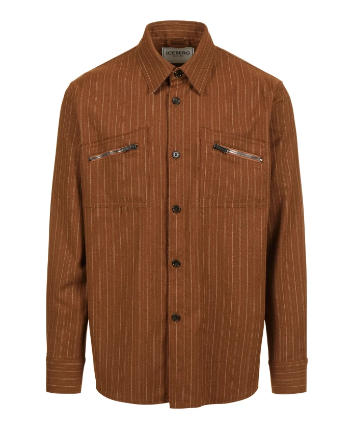 Рубашка прямого кроя цвета фундука из прохладной шерсти в тонкую полоску, с фигурными карманами и застежкой-молнией с логотипом. Iceberg, коричневый
Рубашка прямого кроя цвета фундука из прохладной шерсти в тонкую полоску, с фигурными карманами и застежкой-молнией с логотипом. Iceberg, коричневый