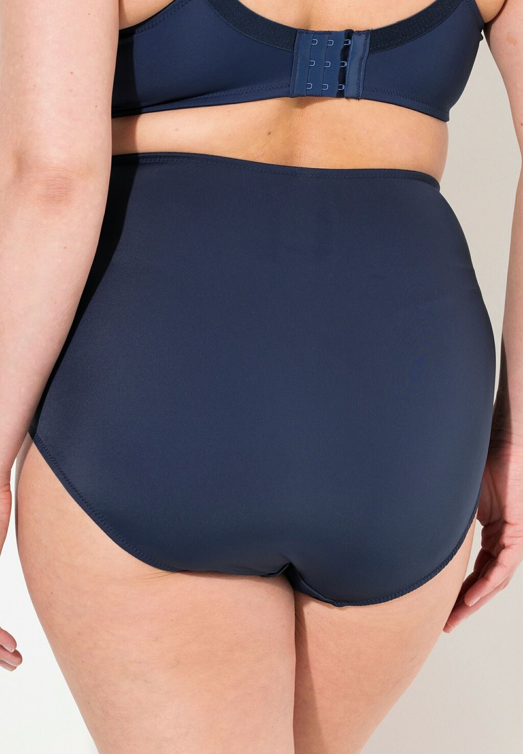 Брюки Ulla Popken, темно-синий
Брюки Ulla Popken, темно-синий