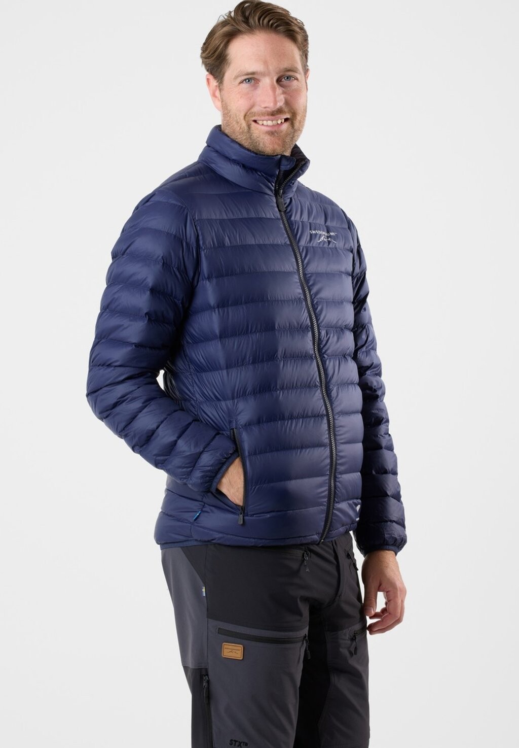 Пуховик HIMALAYA ULTRALIGHT Swedemount, темно-синий
Пуховик HIMALAYA ULTRALIGHT Swedemount, темно-синий