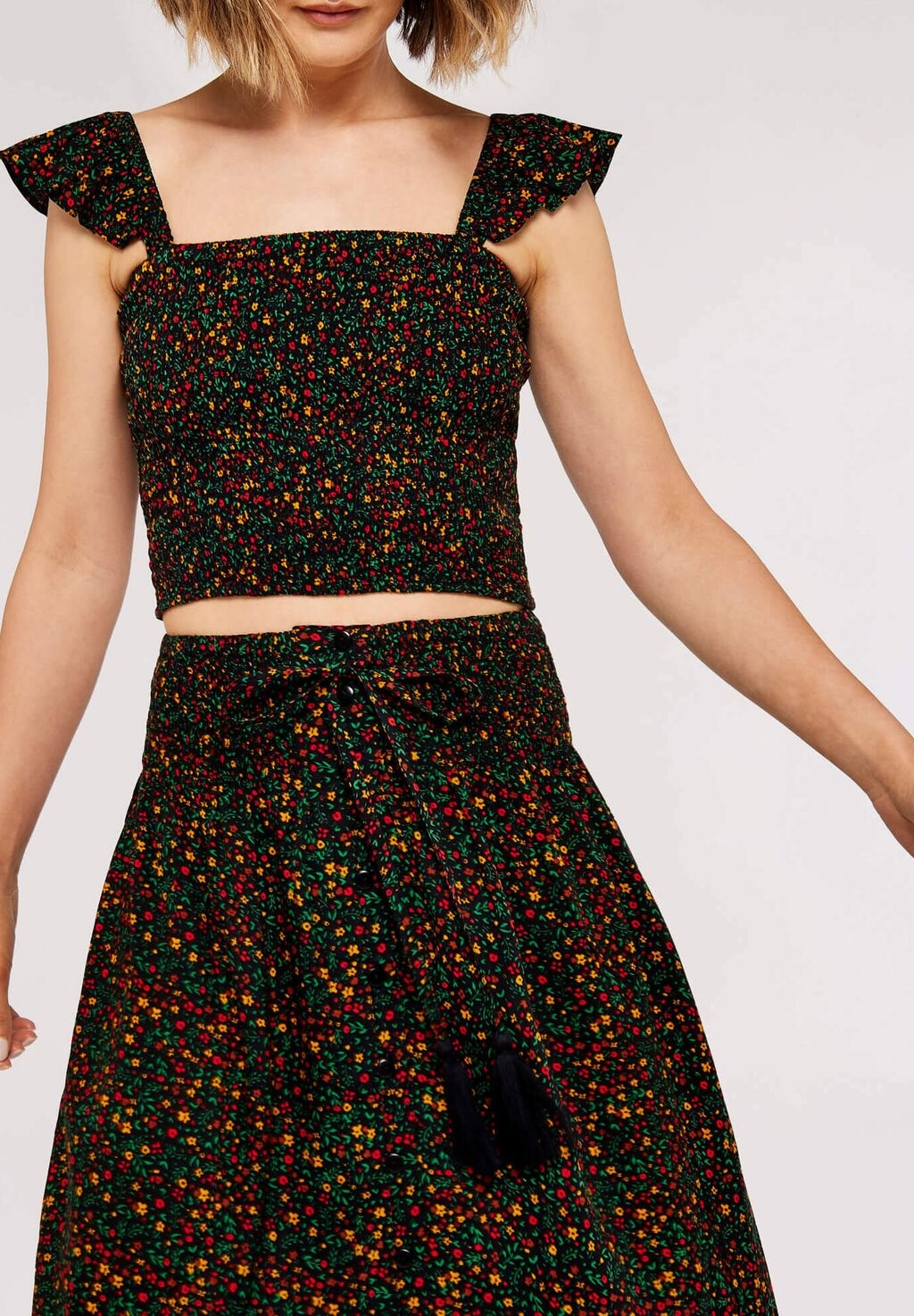 Юбка макси Micro Ditsy Shirred Apricot, черная
Юбка макси Micro Ditsy Shirred Apricot, черная