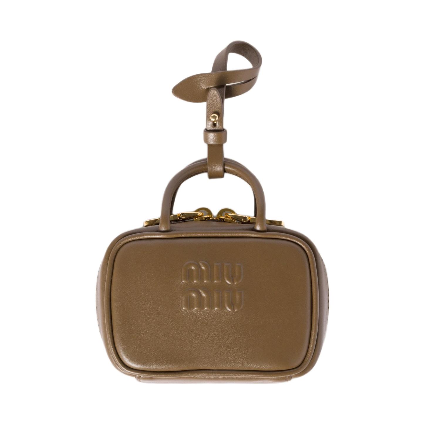 MIU MIU Кожаный брелок для сумки кошелек женский Tundra
MIU MIU Кожаный брелок для сумки кошелек женский Tundra