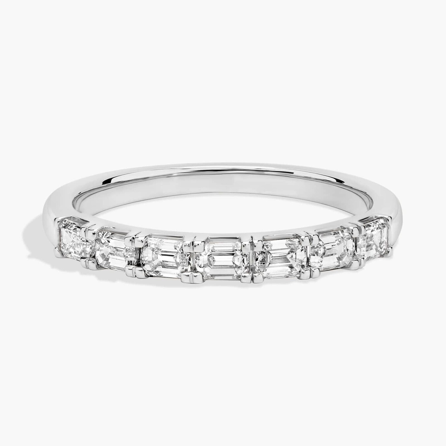 Юбилейное кольцо East-West из белого золота 14 карат с изумрудами и бриллиантами (5/8 карата) Blue Nile 
Юбилейное кольцо East-West из белого золота 14 карат с изумрудами и бриллиантами (5/8 карата) Blue Nile