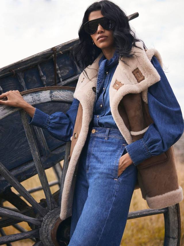 Приталенный жилет с высоким воротником Mint Velvet, Brown Tan
Приталенный жилет с высоким воротником Mint Velvet, Brown Tan