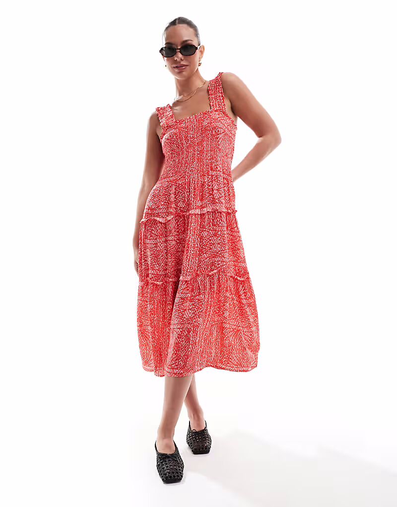 Платье миди с присборенным лифом и красным принтом Vero Moda
Платье миди с присборенным лифом и красным принтом Vero Moda