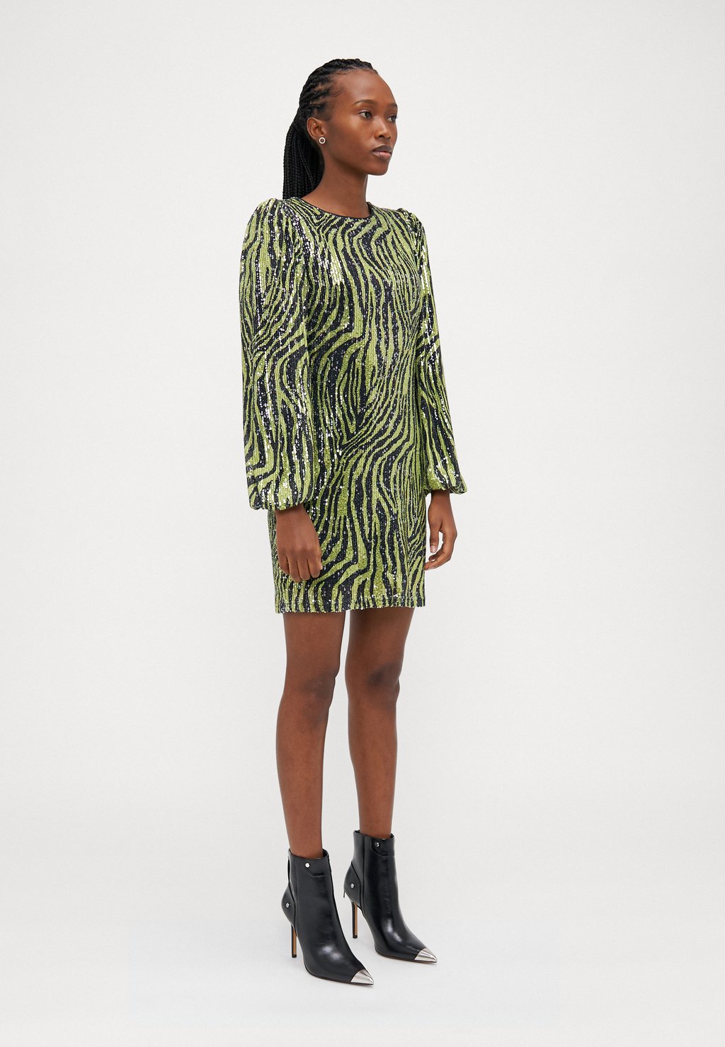 Коктейльное платье / Вечернее платье YASMINO SEQUIN DRESS SHOW YAS Petite, черный
Коктейльное платье / Вечернее платье YASMINO SEQUIN DRESS SHOW YAS Petite, черный