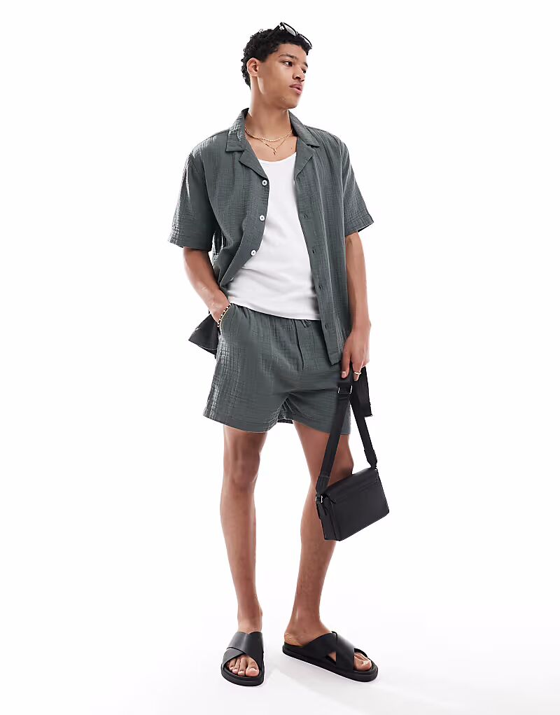 Шорты цвета хаки для курорта Голдсборо
Шорты цвета хаки для курорта Голдсборо