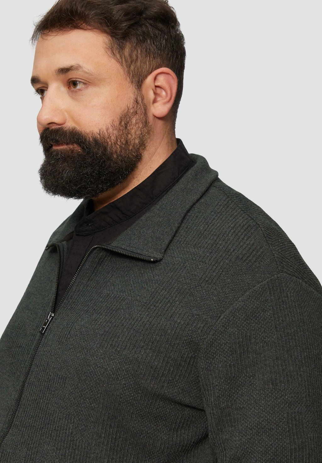 Толстовка на молнии MIT STEHKRAGEN s.Oliver, антрацит
Толстовка на молнии MIT STEHKRAGEN s.Oliver, антрацит