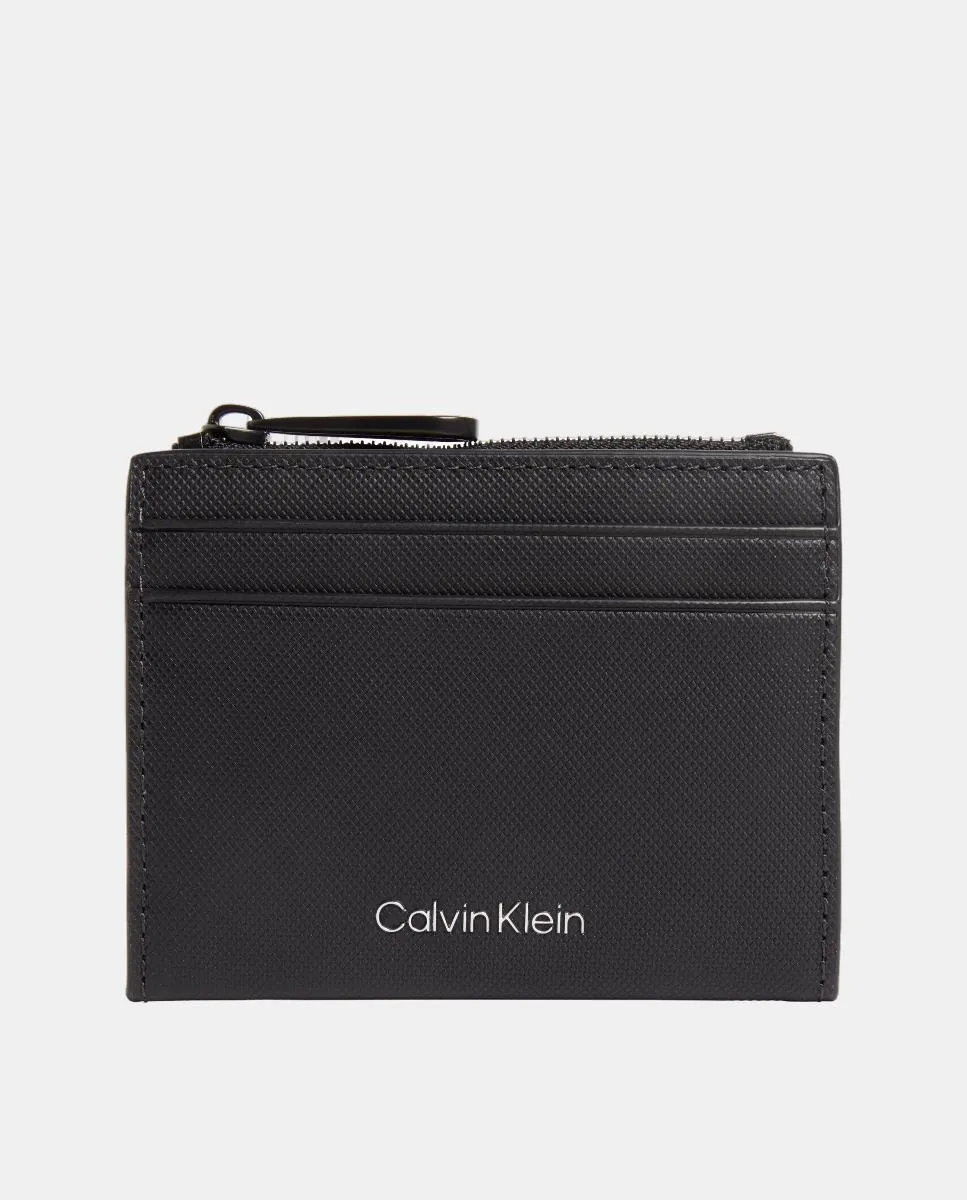 Кожаный кардхолдер с молнией Calvin Klein, черный
Кожаный кардхолдер с молнией Calvin Klein, черный