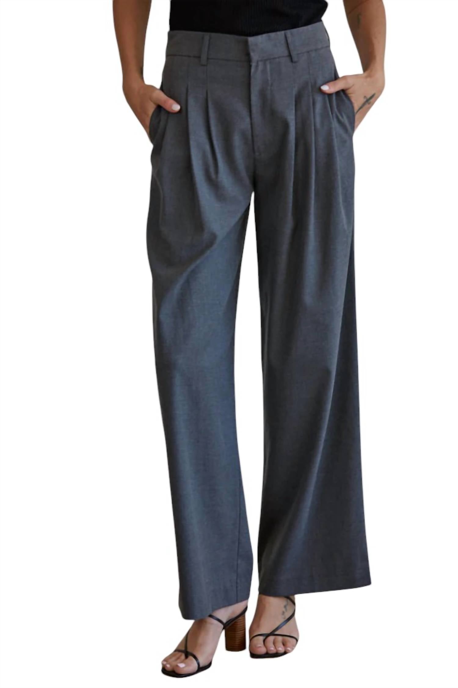 Брюки Irving Street темно-серого цвета By Together
Брюки Irving Street темно-серого цвета By Together