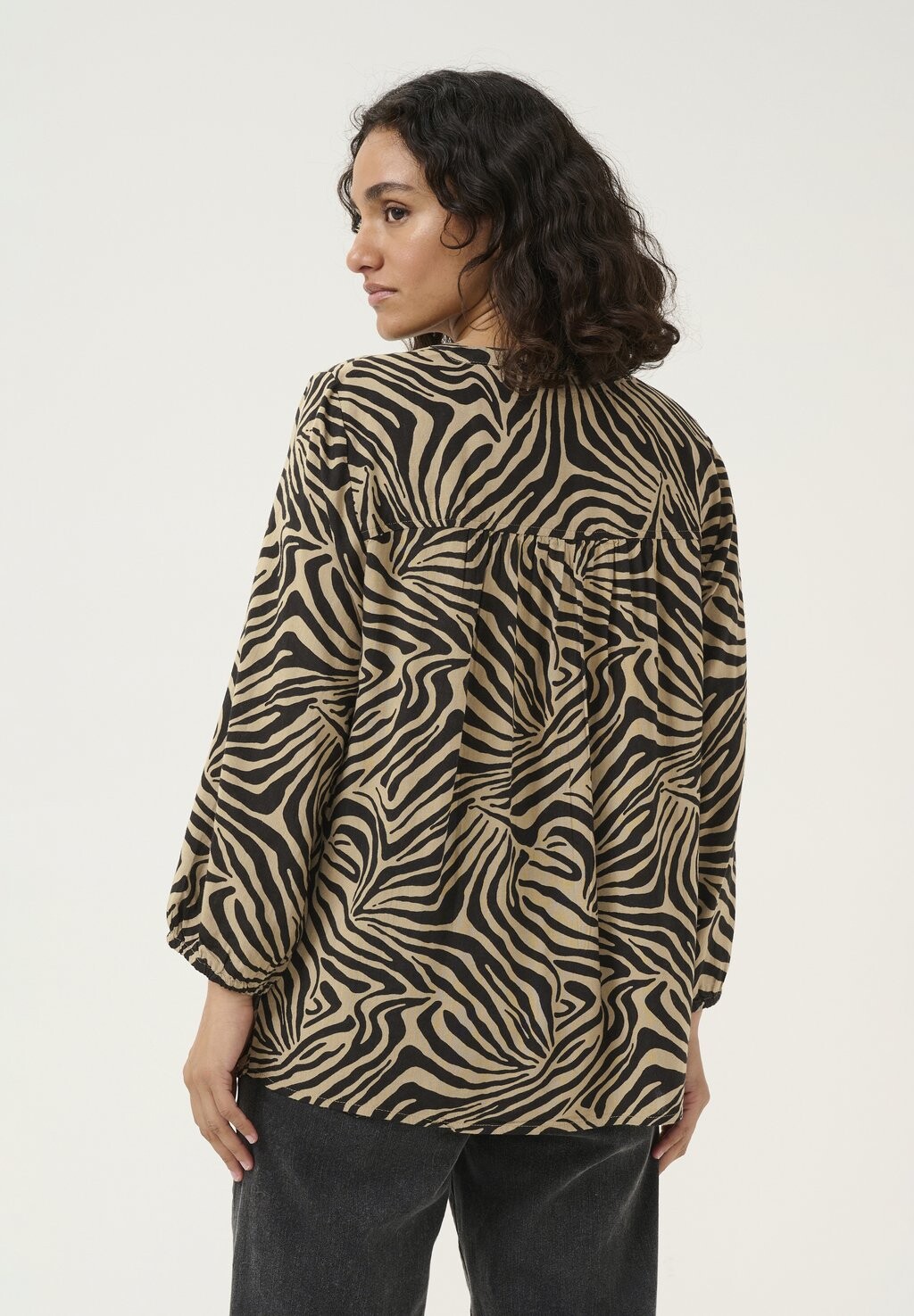 Блуза MILIA Kaffe, коричневый
Блуза MILIA Kaffe, коричневый