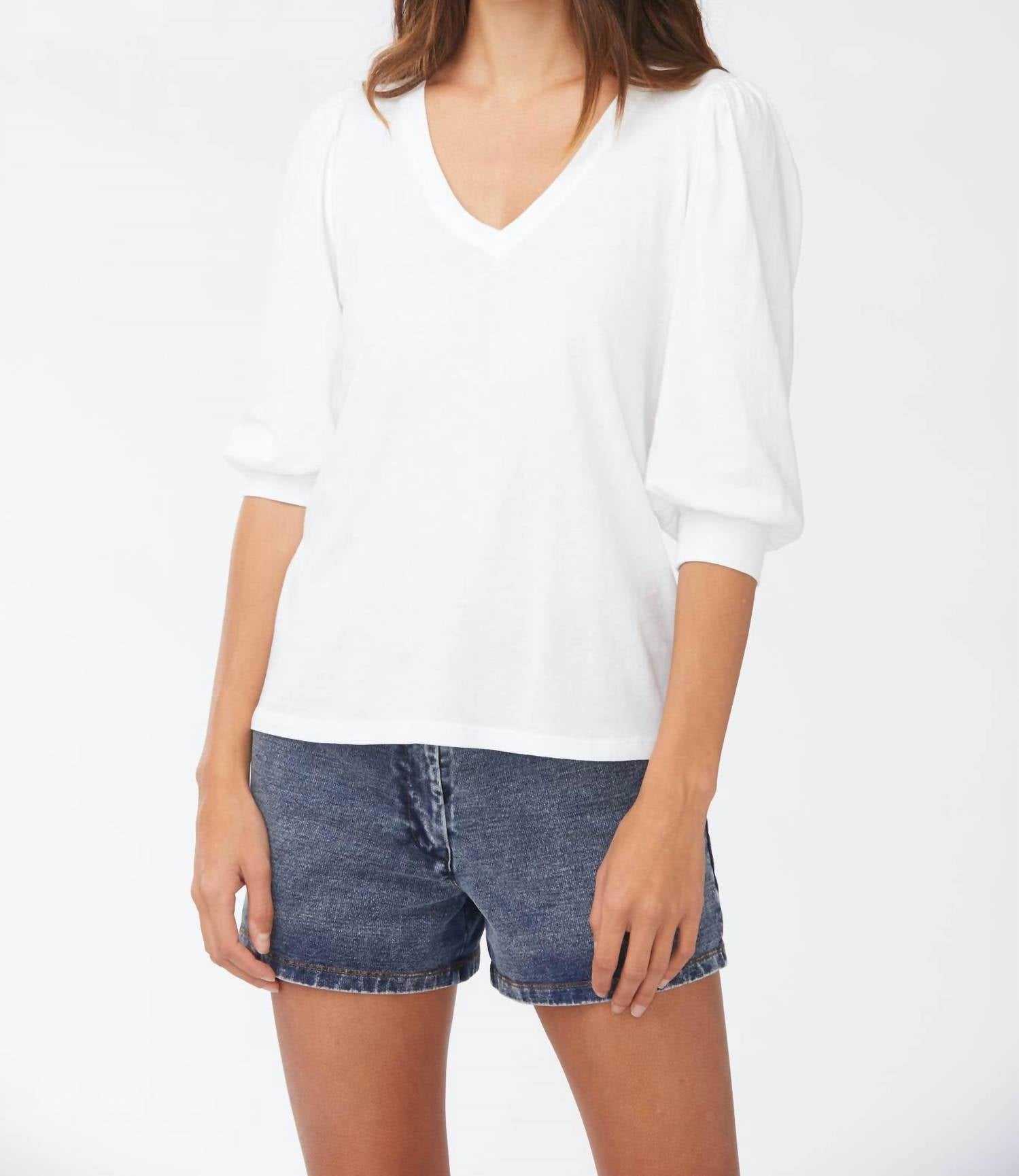 Футболка Edith белого цвета Sundays
Футболка Edith белого цвета Sundays