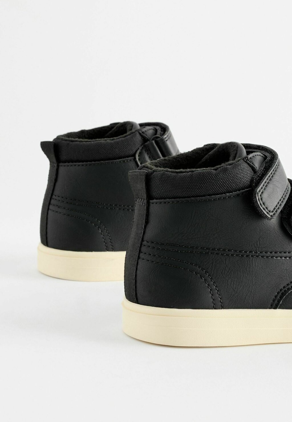 Классические ботильоны 3 STRAP FASTENING Next, черный
Классические ботильоны 3 STRAP FASTENING Next, черный