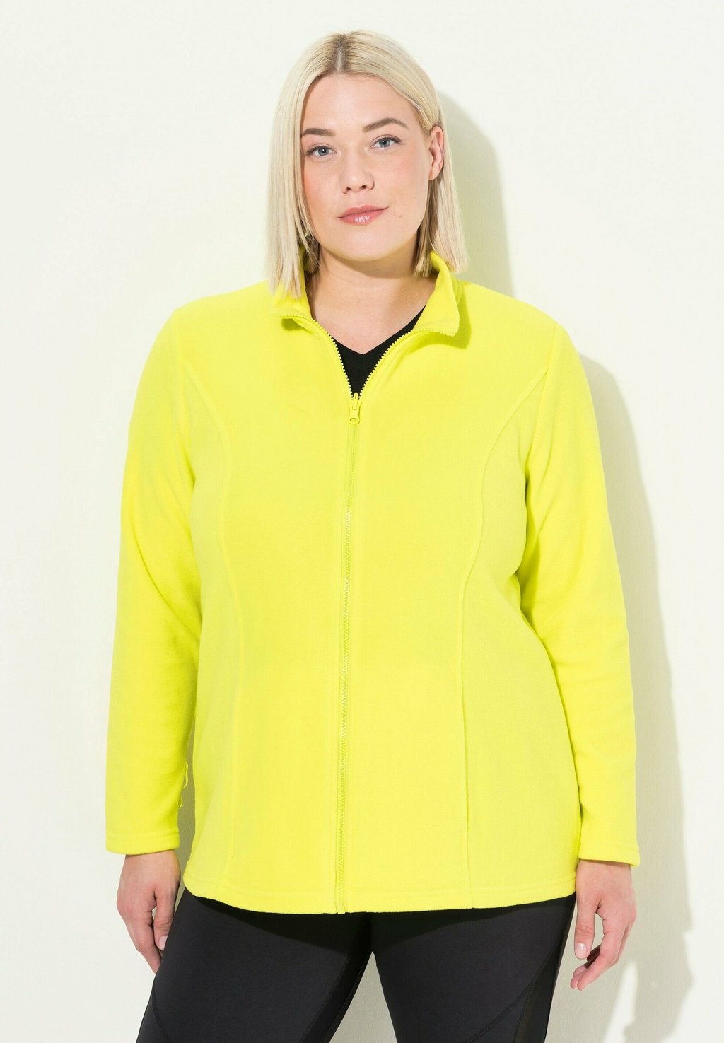 Флисовая куртка GROSSE GRÖSSEN BAUKASTENSYSTEM STEHKRAGEN Ulla Popken, зеленый
Флисовая куртка GROSSE GRÖSSEN BAUKASTENSYSTEM STEHKRAGEN Ulla Popken, зеленый