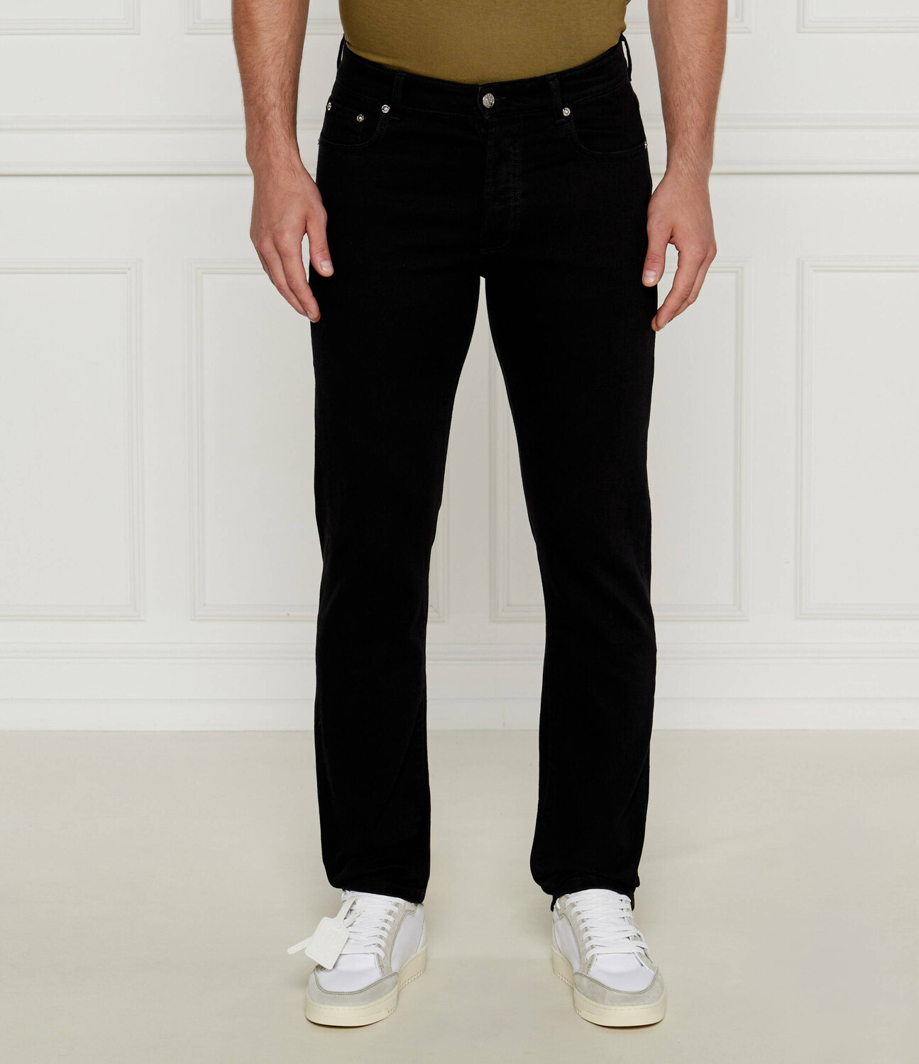 Джинсы Iceberg Regular Fit, черный
Джинсы Iceberg Regular Fit, черный