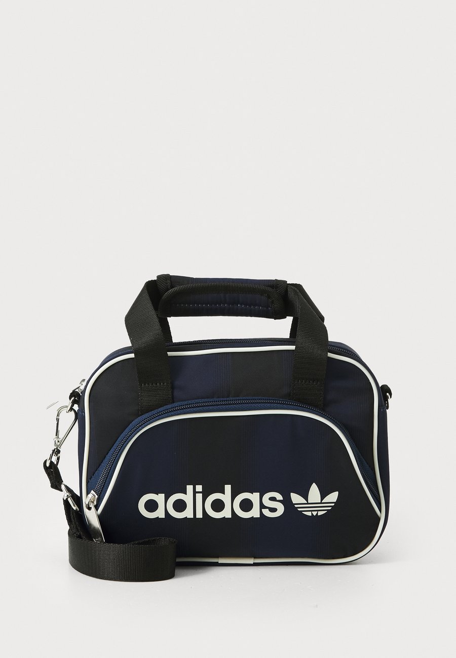 Спортивная сумка Adidas Originals AIRLINER, Night Indigo/Dark Blue
Спортивная сумка Adidas Originals AIRLINER, Night Indigo/Dark Blue