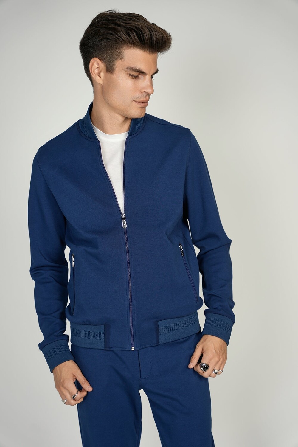 Брюки-бомберы цвета индиго Luchiano Visconti, Фиолетовый, Брюки-бомберы цвета индиго Luchiano Visconti
Брюки-бомберы цвета индиго Luchiano Visconti, Фиолетовый, Брюки-бомберы цвета индиго Luchiano Visconti