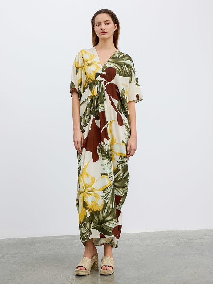 Длинное платье BGN
Длинное платье BGN