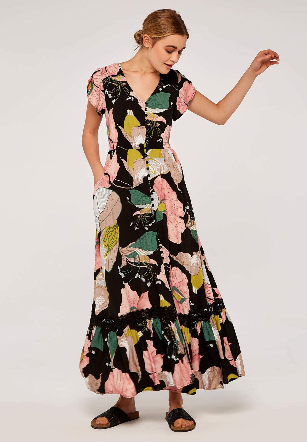 Платье макси POND BUTTON DOWN Apricot, черный
Платье макси POND BUTTON DOWN Apricot, черный