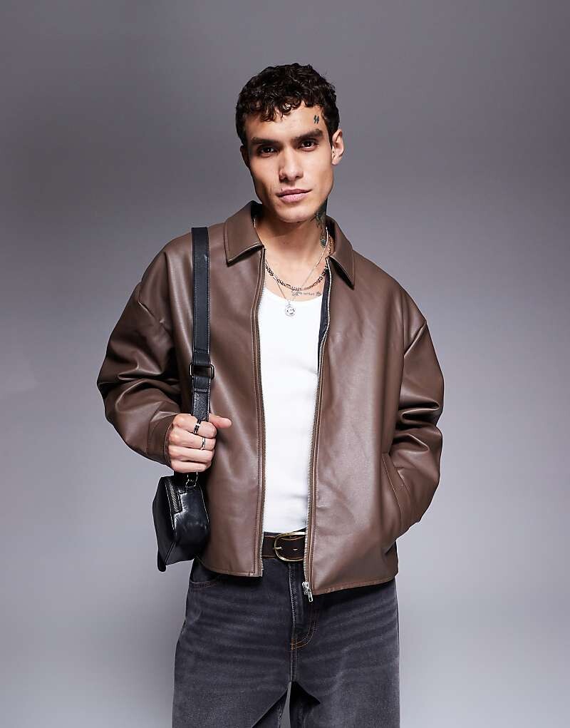 ASOS DESIGN - Коричневая объемная куртка Harrington свободного кроя из искусственной кожи
ASOS DESIGN - Коричневая объемная куртка Harrington свободного кроя из искусственной кожи