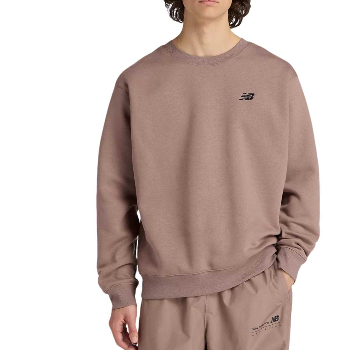 Флисовая толстовка с круглым вырезом и линейным графическим рисунком New Balance, коричневый
Флисовая толстовка с круглым вырезом и линейным графическим рисунком New Balance, коричневый