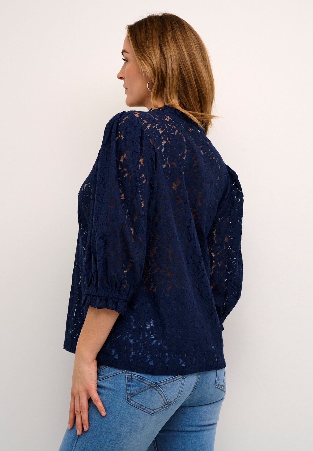 Блузка Kaspis Cream, платье синего цвета
Блузка Kaspis Cream, платье синего цвета