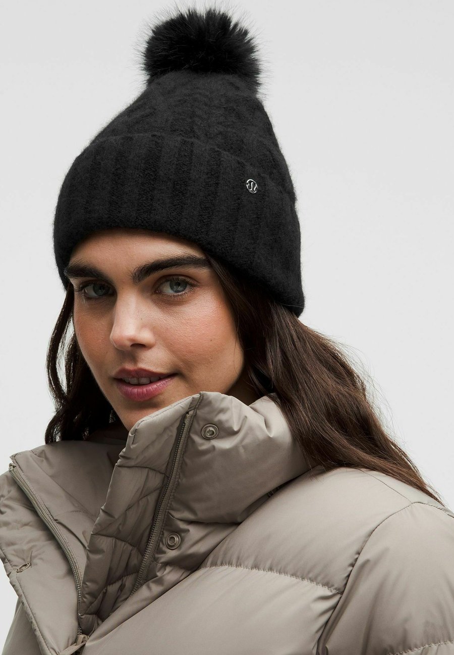 Шапка lululemon CABLE-KNIT POM, Black
Шапка lululemon CABLE-KNIT POM, Black