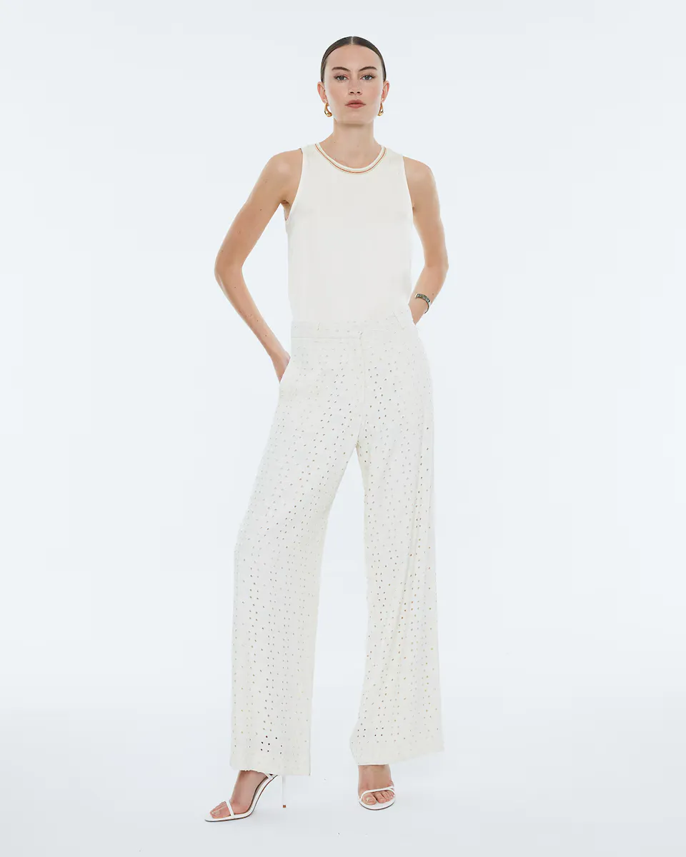 Женские брюки широкого кроя из швейцарской вышитой вискозы на подкладке Andam, кремовый
Женские брюки широкого кроя из швейцарской вышитой вискозы на подкладке Andam, кремовый