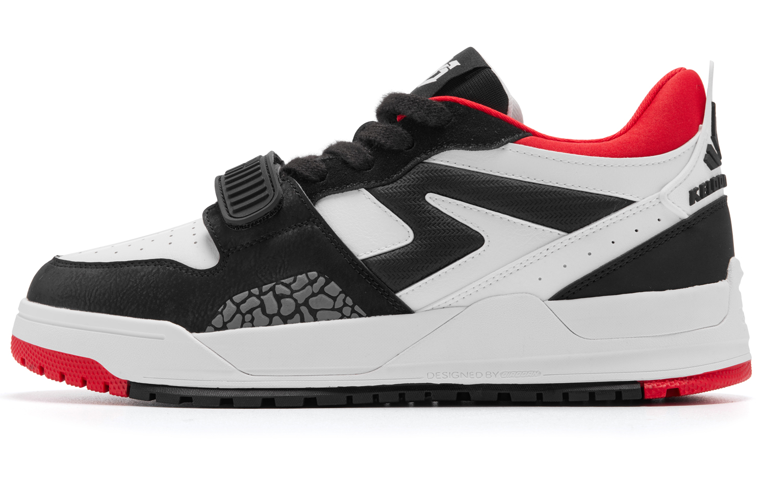 Легендарные винтажные баскетбольные кроссовки мужские низкие черные/томатно-красные QIAODAN
Легендарные винтажные баскетбольные кроссовки мужские низкие черные/томатно-красные QIAODAN