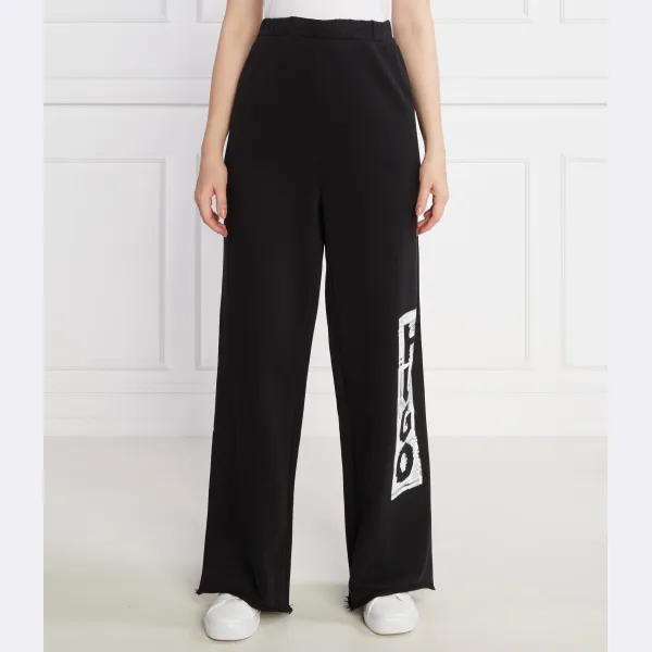 Спортивные брюки свободного кроя Nasuede Hugo, черный
Спортивные брюки свободного кроя Nasuede Hugo, черный