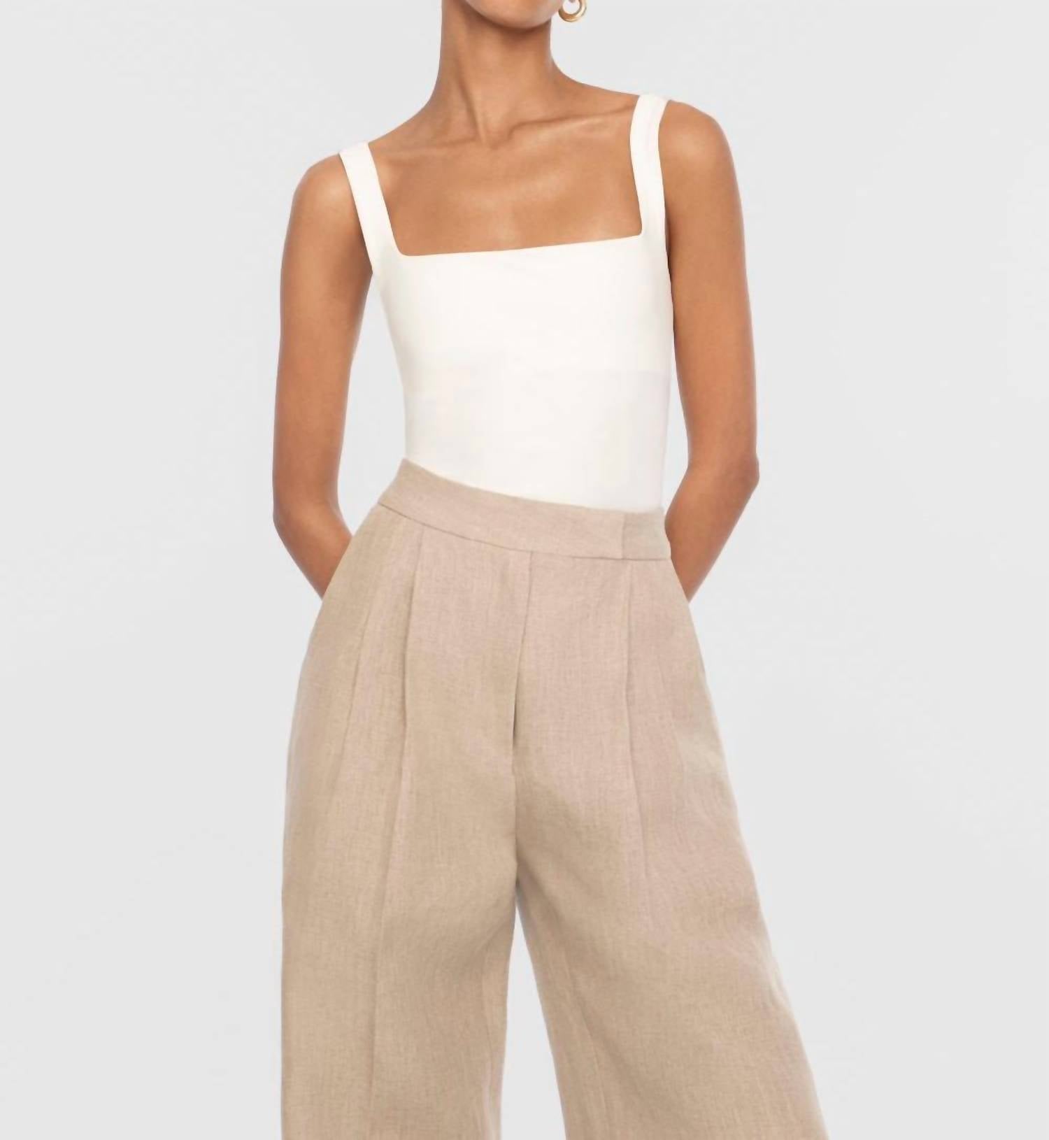 Свободный боди слоновой кости Dāl the Label
Свободный боди слоновой кости Dāl the Label