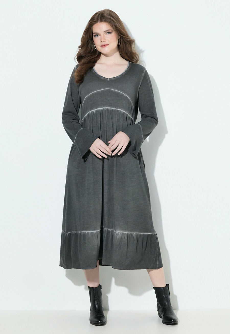 Платье Ulla Popken Jersey dress, Graphite Grey/Grey
Платье Ulla Popken Jersey dress, Graphite Grey/Grey