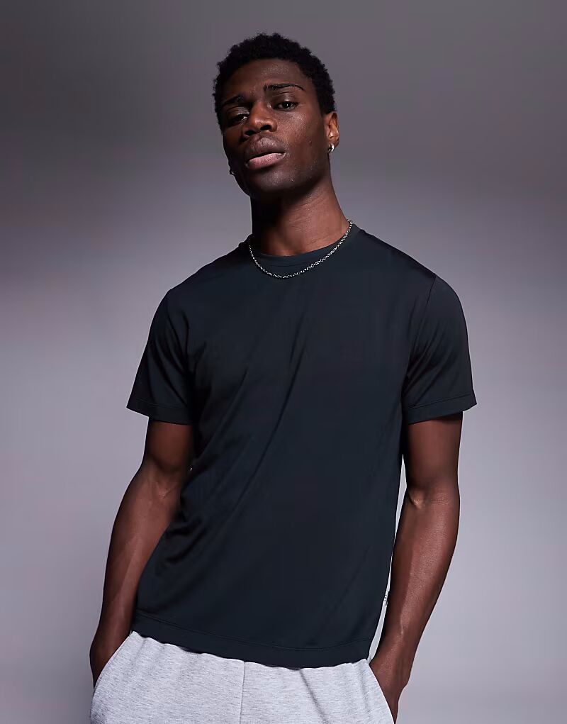 Футболка Che Studios черного цвета CHÉ
Футболка Che Studios черного цвета CHÉ