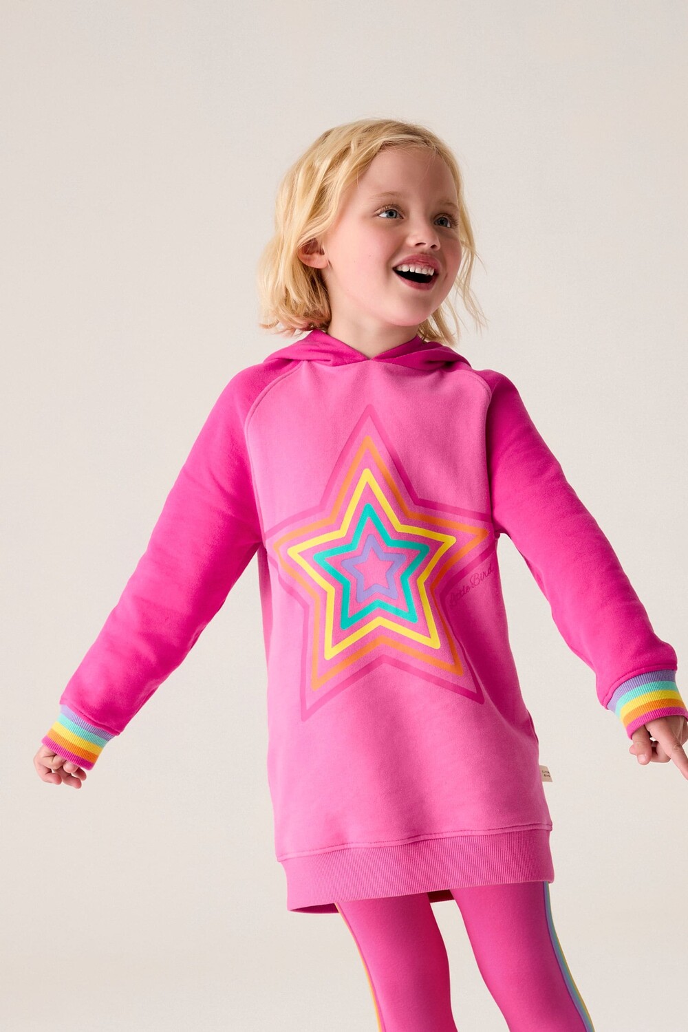 Платье свитшот с капюшоном и звездой Little Bird By Jools Oliver, розовый
Платье свитшот с капюшоном и звездой Little Bird By Jools Oliver, розовый