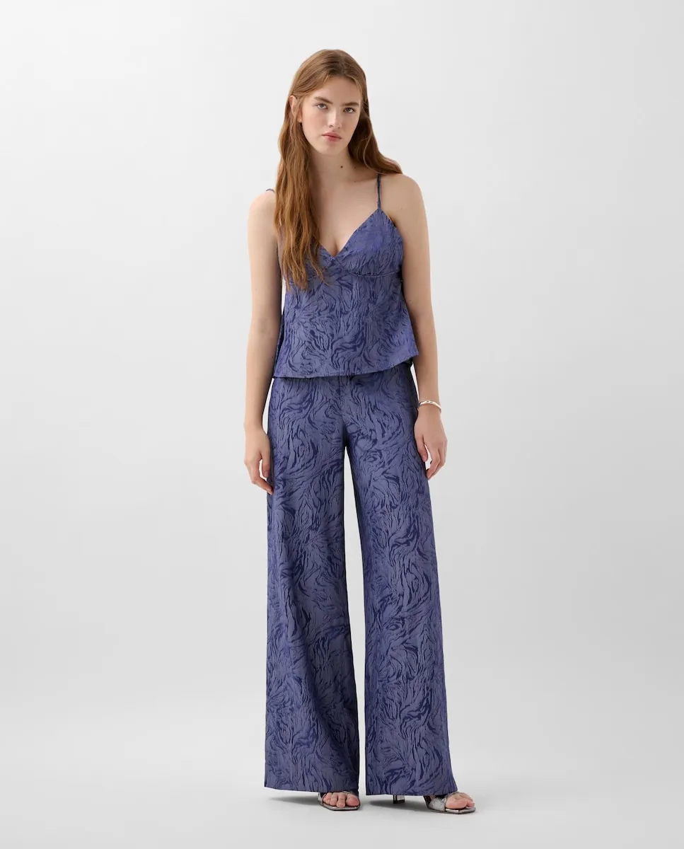 Женские прямые брюки обычного кроя из жаккарда Scalpers, синий
Женские прямые брюки обычного кроя из жаккарда Scalpers, синий