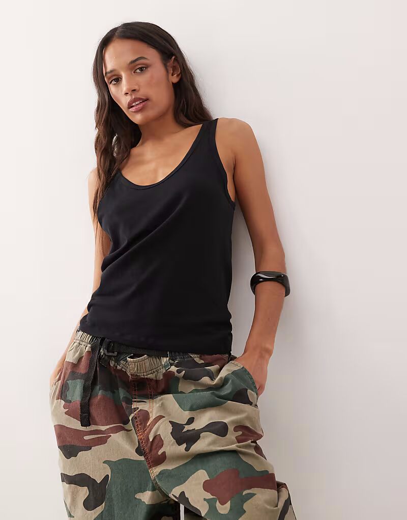 Верхняя топка для будних дней черного цвета Weekday
Верхняя топка для будних дней черного цвета Weekday