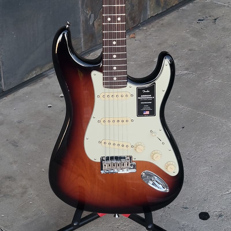 Электрогитара Fender American Professional II Stratocaster, Rosewood Fingerboard, Anniversary 2-Tone Sunburst
Электрогитара Fender American Professional II Stratocaster, Rosewood Fingerboard, Anniversary 2-Tone Sunburst