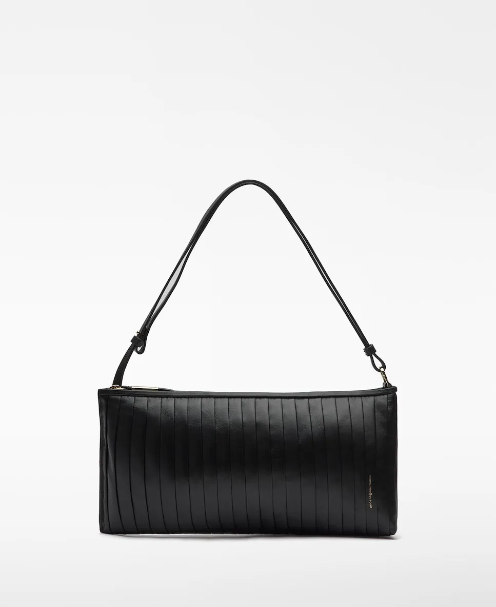 Женская кожаная сумка через плечо на молнии Adolfo Dominguez, черный
Женская кожаная сумка через плечо на молнии Adolfo Dominguez, черный