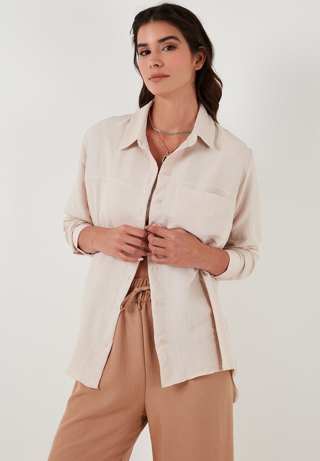 Блузка на пуговицах LELA, камень
Блузка на пуговицах LELA, камень